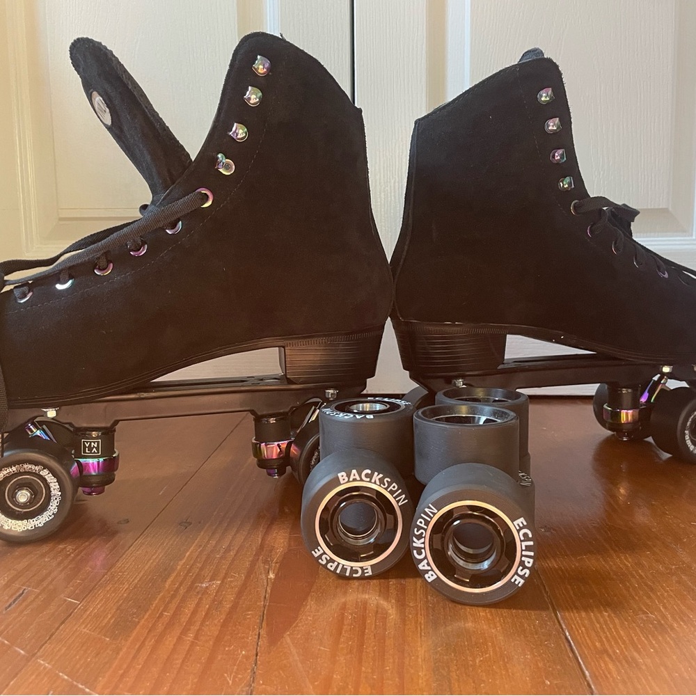 VNLA Eclipse Roller Skates / Black Suede Roller Skates - Picture 3 of 7